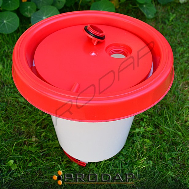 Zestaw - poidło 15L i karmidło 20kg_12.jpg