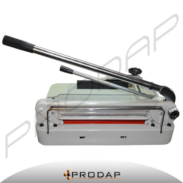 gilotyna ręczna A4 z dociskiem_1.jpg